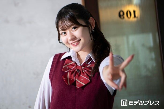 「今日好き」りんか、センター分け・ノースリトップスで雰囲気ガラリ 韓国ショットに「大人っぽくて素敵」「肌綺麗」の声
