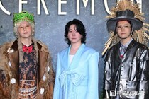 ミセス「CEREMONY」1日目の衣装はオズの魔法使いモチーフ グリーンカーペットで異彩放つ【Mrs. GREEN APPLE presents「CEREMONY」】