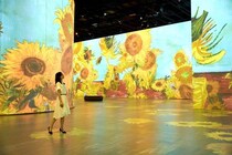 パリ熱狂の体験型アートミュージアム日本初上陸 ゴッホの名画に“包まれる”イマーシブ体験＜レーヴ・デ・リュミエール＞