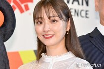 内田理央、へそ出しファッションでイメチェン新ヘアスタイル公開「髪型可愛すぎる」「スタイル抜群」の声