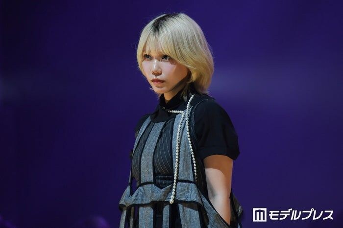 元乃木坂46川後陽菜、個性派透け感コーデから美脚ちらり「着こなせるのすごい」「小顔際立つ」と反響相次ぐ【学生ランウェイ名古屋】