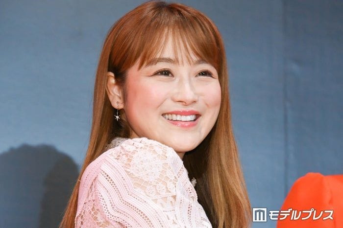 鈴木奈々、野菜たっぷりペペロンチーノ&カプレーゼ披露「彩りが美しい」「カフェで出てきそう」の声