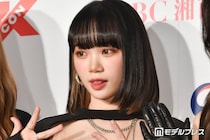 LE SSERAFIMチェウォン、スーパーロングヘア＆背中ざっくりドレス姿披露「大胆でセクシー」「破壊力すごい」と反響