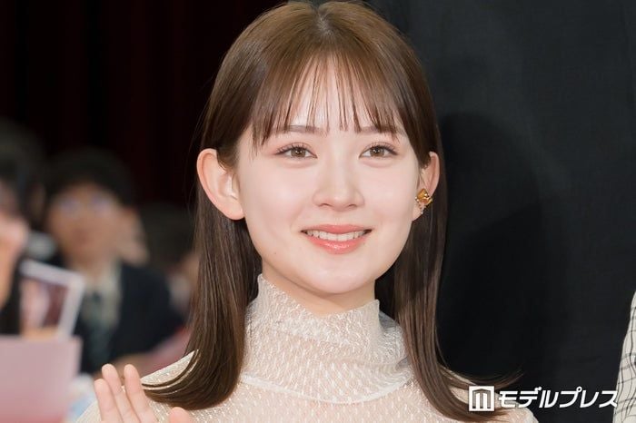 畑芽育、美スタイル際立つ花柄ノースリーブドレスに反響「圧倒的な美」「女神かと思いました」