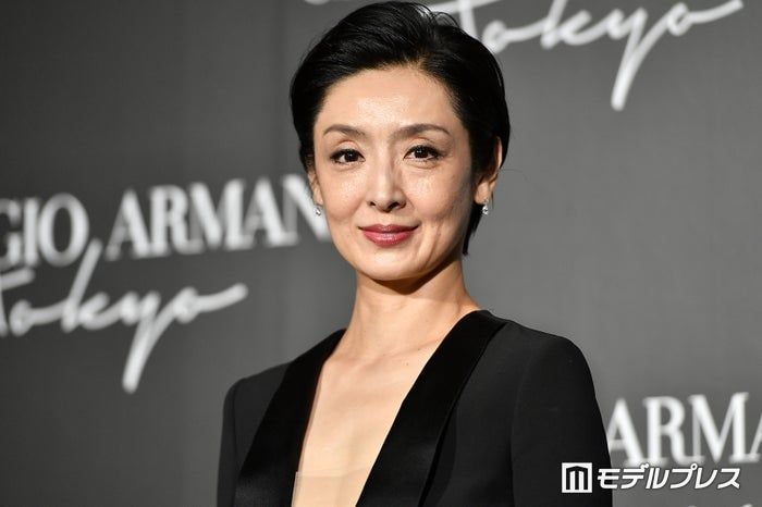 草刈民代「鶏肉と格闘」タンパク質不足改善の手料理披露「レモンの彩りが綺麗」「器のセンスが抜群」の声
