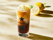 スタバリザーブカフェ、レモン×コーヒーが爽快な新作ビバレッジ コルネッティの“サマーディップ”も提案