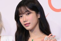 LE SSERAFIMカズハ、美ウエスト際立つ大胆カットアウト衣装姿公開「スタイルレベチ」「見たことないデザイン」