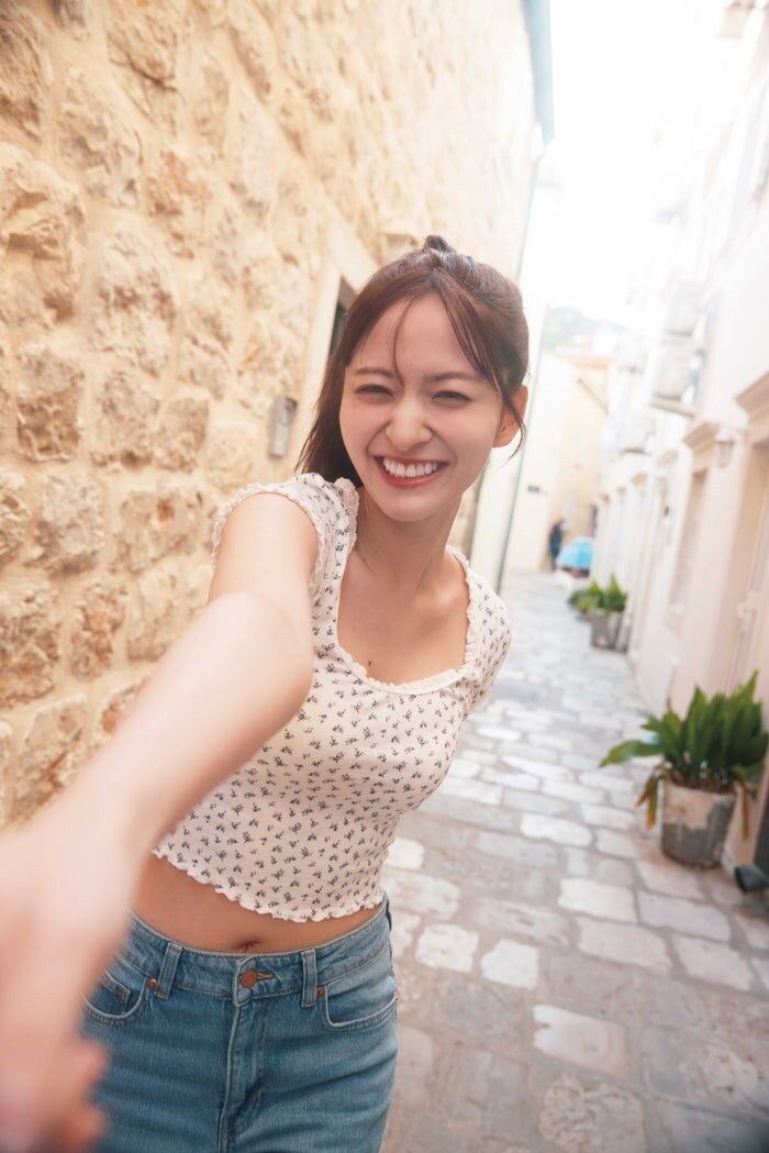 乃木坂46金川紗耶、全国10店舗でパネル展開催 “彼女感”凝縮された先行カット第8弾も【好きのグラデーション】