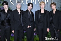 TXT、ファン待望の「マツケンサンバⅡ」カバーが話題「疲れが吹っ飛ぶ景気の良さ」「スーパーテヒョンタイム最高」