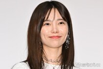 島崎遥香、シースルー衣装から美肌＆美脚披露「可愛すぎます」「足元に目を惹かれる」