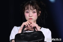 CUTIE STREET梅田みゆ、上品ガーリーなモノトーンコーデ 可愛らしい仕草で存在感放つ【オキコレ2026】