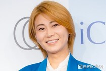 氷川きよし、若い頃の父を顔出し公開「お仕事の姿格好良い」「どことなく似てる」の声【父の日】