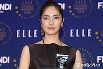 仁村紗和、父親＆愛犬とのプライベートショット公開「雰囲気が似てる」「わんちゃんと同じ表情してて癒される」の声