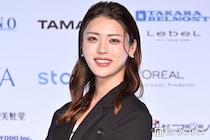 井手上漠、美スタイル際立つビキニショット公開「異次元スタイル」「脚長すぎ」と反響