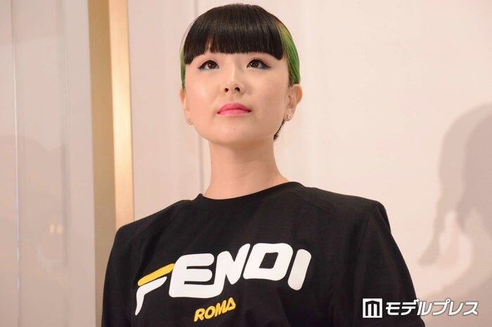 松田美由紀の長女・ゆう姫、プールサイドで美スタイル披露「スタイル抜群」「脚の長さ異次元」の声