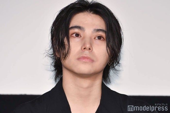 村上虹郎、インスタ更新で謝罪「自身の言葉で当時のことをお話しさせていただければ」元交際相手への暴行疑いで書類送検