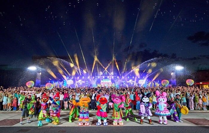 USJ、マイメロ＆クロミも浴衣姿で“超熱狂”！びしょ濡れ＆ド派手な「夜祭り」7月1日開幕