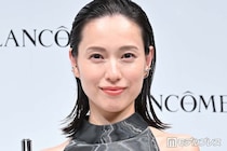 戸田恵梨香、美脚際立つ全身ブラックコーデ披露「圧倒的オーラ」「大人の魅力全開」の声