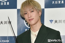 THE RAMPAGE藤原樹、鍛えげられた美腹筋にファン悶絶「肉体美が神」「彫刻みたい」