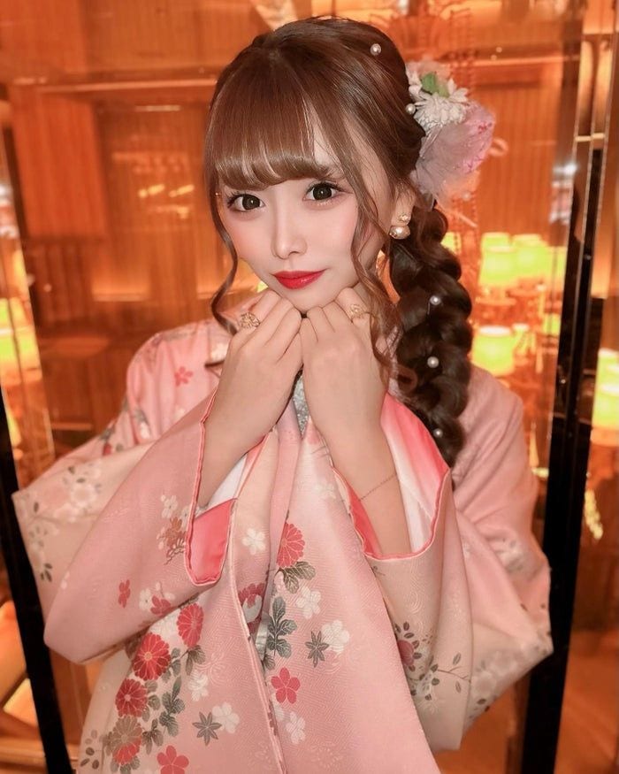 「TGC」「関コレ」など多数出演 愛猫7匹キャバ嬢・かな、2026年夏の目標は沖縄5回旅行 1人暮らしに便利な最近のベストバイアイテムとは?【モデルプレスインタビュー】