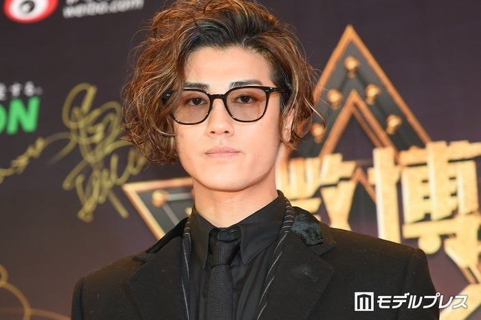 元KAT-TUN上田竜也、赤西仁のライブ鑑賞&誕生日を祝福 2ショット公開で「BUTTERFLYコンビエモい」「素敵な関係」と反響続々