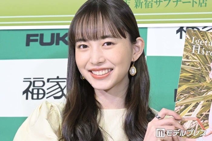 井桁弘恵、スポーツ大会参加 ウェアで美脚スラリ「応援してます」「可愛すぎる」の声