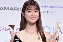 生見愛瑠、肩出しトップスで美デコルテ披露「ビジュ爆発」「大人っぽくて似合ってる」と絶賛の声