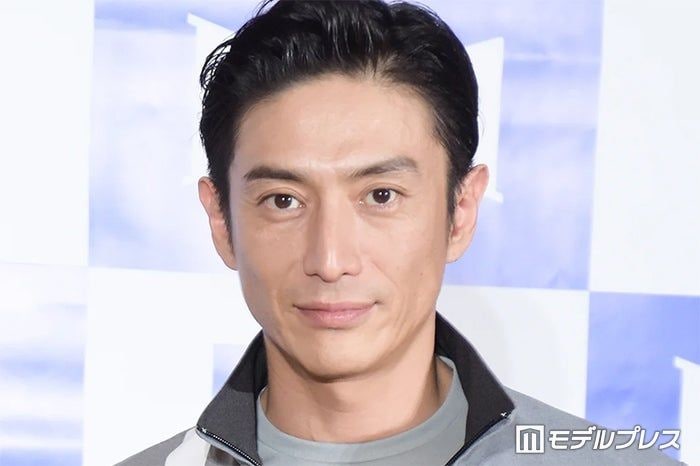 伊勢谷友介、広々自宅公開 ジムに洞窟イメージの寝室…豪華インテリアに反響相次ぐ「センス抜群」「高級ホテルみたい」
