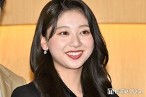 元日向坂46富田鈴花、美脚輝くミニワンピ姿のオフショット披露「大人可愛い魅力が全開」「美しさに磨きがかかってる」と反響