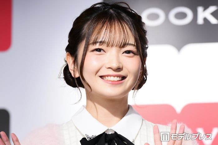 元AKB48メンバー、美脚際立つミニスカショットに絶賛の声「スタイル抜群」「頭身バランス完璧」