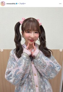 大食い女王・もえのあずき、美脚際立つサッカーユニフォーム姿にファン悶絶「サイズ感が可愛い」「奇跡のスタイル」