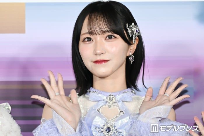 ＝LOVE野口衣織、印象ガラリな黒髪姿公開 大谷映美里とのプラベ神戸ショットに「どっちの色も似合ってる」「オフ感最高」の声