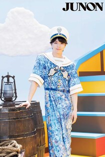 M!LK塩崎太智、ソロ曲のMV現場に潜入 子どもペンギンたちとわちゃわちゃ過ごす姿も