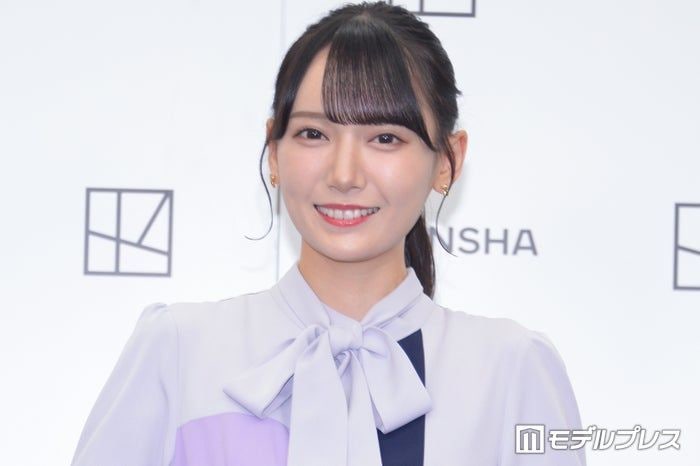 ≠MEメンバー、フランス・パリでのスタイル際立つキャミワンピ姿公開「天使すぎる」「永久保存版」の声