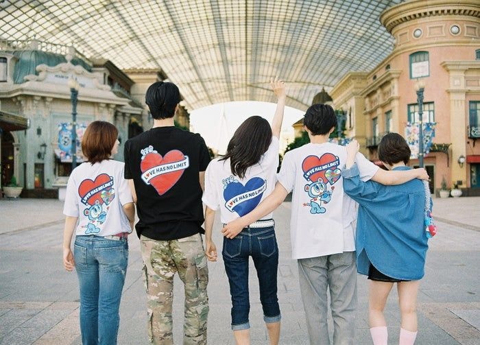 USJ×エンジェルブルーが初コラボ、“ナカムラくん”Tシャツや雑貨全6種のチャリティグッズ登場