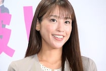 1児の母・岡副麻希「蒲生さんが長期出張から帰ってきた翌日からプール三昧」娘とのプールショット「楽しそう」「ぷかぷか浮いてて可愛い」