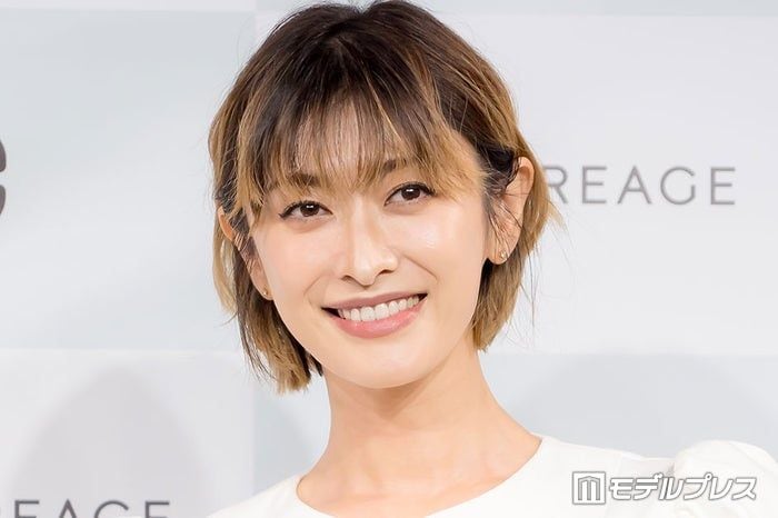 山田優、ミニ丈から圧巻美脚スラリ 幸せ感じた子どもからの“一言”明かす