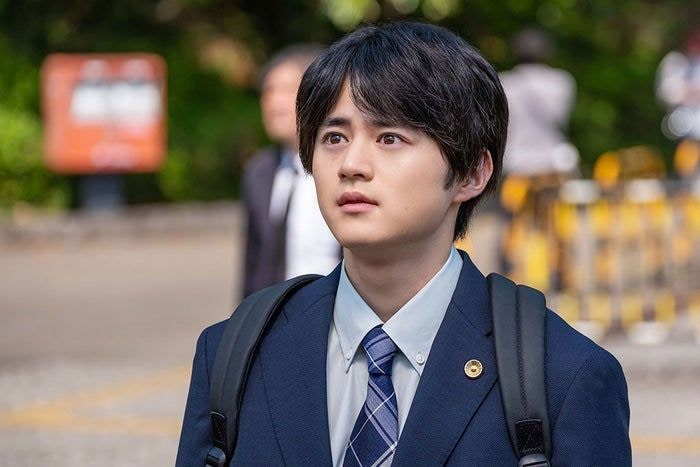 【リーガルビート –逆転の法廷– 第1話】吃音がある新人弁護士・泰地空(鈴鹿央士)“隠された真実”を紐解いていく