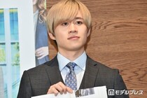 カノックスター、妻顔出し2ショット公開「お似合いすぎる」「美男美女」の声