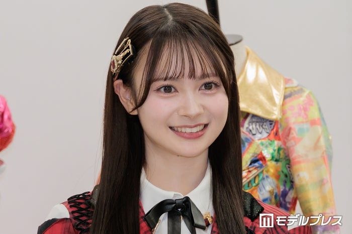 “顔面重要文化財”AKB48センター伊藤百花、白キャミ姿で美肌際立つ「透明感がすごい」「大人っぽくていつもと雰囲気違う」の声