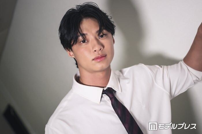 「今日好き」榎田一王（いおう）、白タンクトップ姿で際立つ肉体美「甘い顔立ちとのギャップがすごい」「惚れ惚れする」と反響