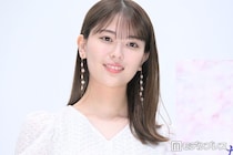 乃木坂46岩本蓮加、美脚際立つミニスカ衣装ショットに絶賛の声「かっこよさと可愛さが共存」「スタイル抜群」