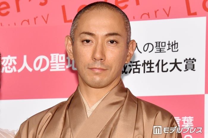 市川團十郎、長女・堀越麗禾の15歳バースデー豪華装飾公開「お花畑みたいで圧巻」「華やかで可愛い」の声