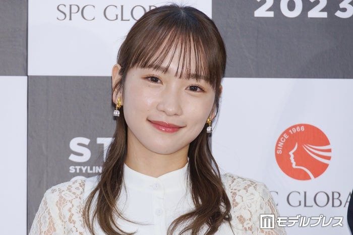 川栄李奈、タイで美脚際立つショーパンコーデ披露「脚が細くて真っ白」「夏コーデが爽やか」の声