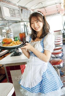 日向坂46藤嶌果歩、ダイナーで微笑む 1st写真集ポストカード第3弾公開【果実の歩幅】
