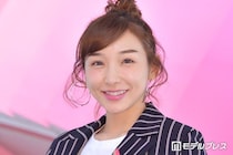 加護亜依、美脚際立つショーパン姿でハワイ満喫「身体の半分以上脚」「一緒にいるのは娘さんかな？」と反響
