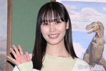 南沙良、NYでのほっそり二の腕際立つ赤タンクトップ姿披露「私服センスが爆発してる」「スタイル抜群」と絶賛の声