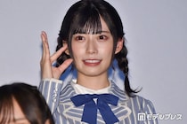 元日向坂46メンバー、白ノースリワンピの夏コーデ披露「透明感すごい」「ひまわり畑にぴったり」