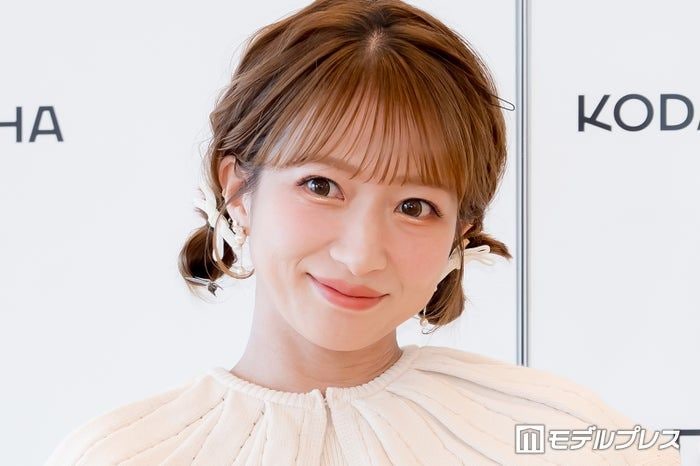 辻希美、膝の上で笑う次女・夢空(ゆめあ)ちゃんの姿公開「笑顔が弾けてて可愛い」「幸せすぎる光景」と反響