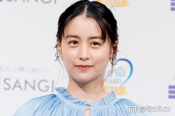 山本美月、ニューヨークでショーパンから美脚スラリ「脚が綺麗で憧れる」「自然体で素敵」の声